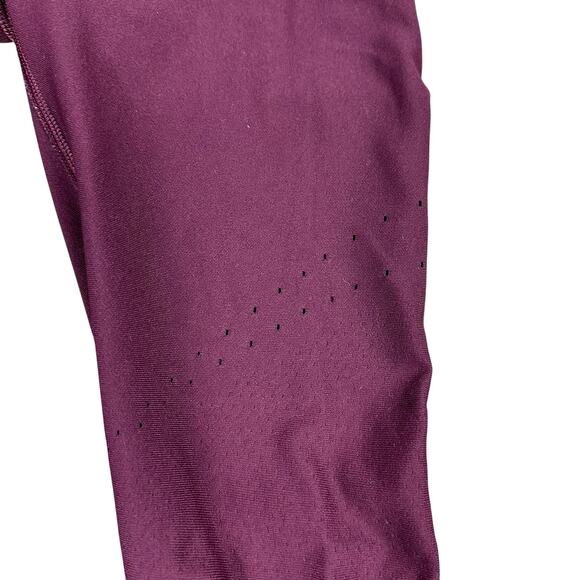 LULULEMON Zoned in Burgundy Cut Out Leggings Women's Size 4 Workout Gym - Picture 3 of 9